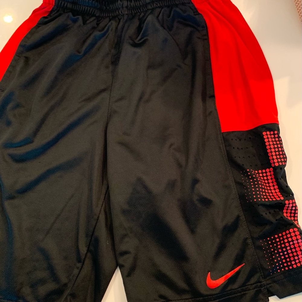 Nike Dri-fit basketball shorts men’s S